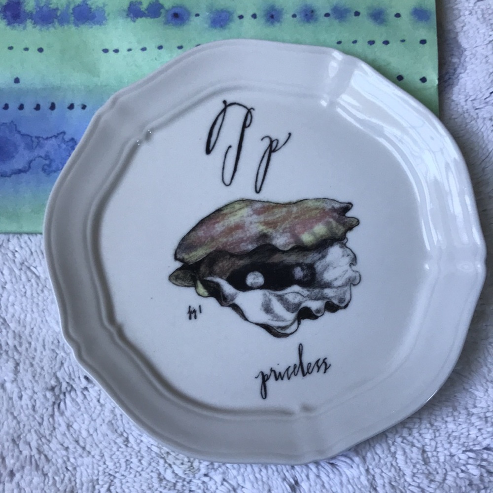 🦪Anthropologie Linea Carta Calligrapher Diva Pyari P Plate Priceless Pearl - Picture 10 of 16